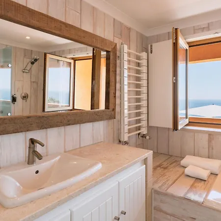 Casa Por Do Sal - Boutique Suites, Sea Views & Heated Pool *