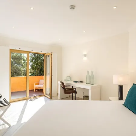 Вилла Casa Por Do Sal - Boutique Suites, Sea Views & Heated Pool