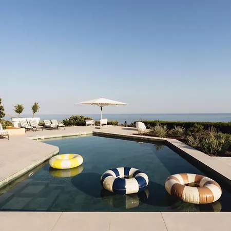 Casa Por Do Sal - Boutique Suites, Sea Views & Heated Pool Villa