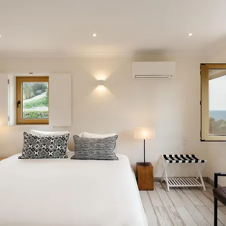 Вилла Casa Por Do Sal - Boutique Suites, Sea Views & Heated Pool *