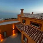 Вилла Casa Por Do Sal - Boutique Suites, Sea Views & Heated Pool *