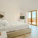 Casa Por Do Sal - Boutique Suites, Sea Views & Heated Pool * Luz