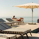 Casa Por Do Sal - Boutique Suites, Sea Views & Heated Pool