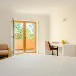 Casa Por Do Sal - Boutique Suites, Sea Views & Heated Pool