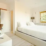 Casa Por Do Sal - Boutique Suites, Sea Views & Heated Pool *