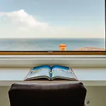Вилла Casa Por Do Sal - Boutique Suites, Sea Views & Heated Pool Praia Da Luz