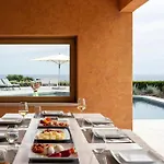 Casa Por Do Sal - Boutique Suites, Sea Views & Heated Pool