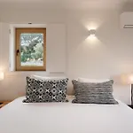 Casa Por Do Sal - Boutique Suites, Sea Views & Heated Pool Villa *
