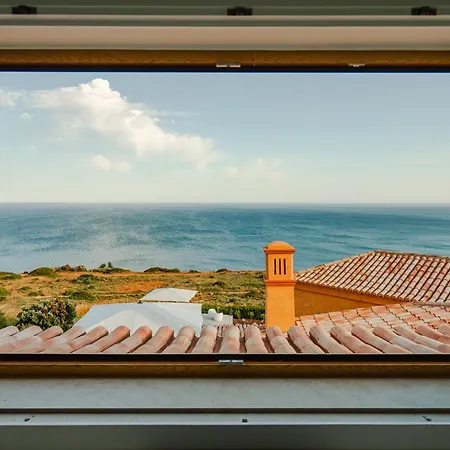 Casa Por Do Sal - Boutique With Heated Pool & Sea Views Luz