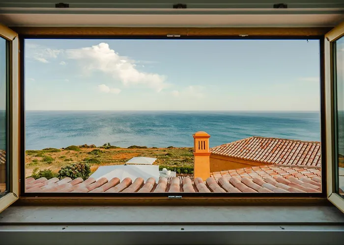 Casa Por Do Sal - Boutique With Heated Pool & Sea Views Luz