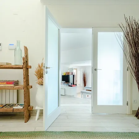 Casa Por Do Sal - Boutique Suites, Sea Views & Heated Pool Villa