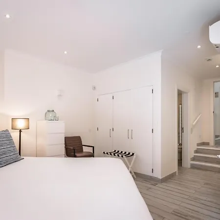 Villa Casa Por Do Sal - Boutique Suites, Sea Views & Heated Pool *