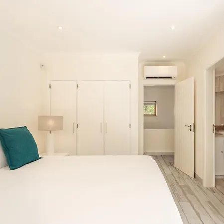 Casa Por Do Sal - Boutique Suites, Sea Views & Heated Pool Villa