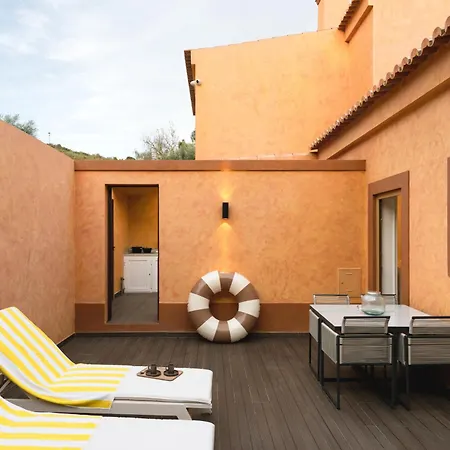 Villa Casa Por Do Sal - Boutique Suites, Sea Views & Heated Pool *